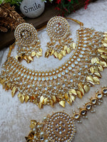 Load image into Gallery viewer, रानी कुंदन ज्वेलरी पीपल लीफ ड्रॉप चोकर सेट