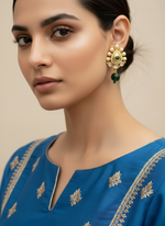 Load image into Gallery viewer, त्यानि कुन्दन स्टड
