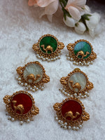 Load image into Gallery viewer, Camel Studs brass gold plated
