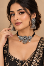 Load image into Gallery viewer, Giyas Oxidised Silver choker set