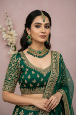 Load image into Gallery viewer, Emerald Green Polki Choker Ser