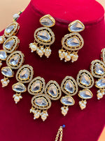 Load image into Gallery viewer, Prerna Kundan Necklace Set