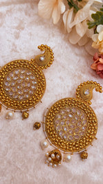 Load image into Gallery viewer, Survi Oversized Golden Earring