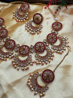 Load image into Gallery viewer, कामिशा मैरून पोल्की भारतीय हार सेट