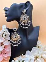 Load image into Gallery viewer, Pearl drop Earrings