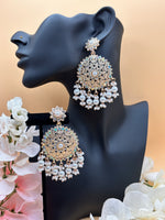 Load image into Gallery viewer, Pearl drop Earrings