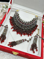 Load image into Gallery viewer, डार्क मैरून इन ब्लैक मेटल पाकिस्तानी चोकर सेट