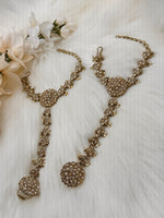 Load image into Gallery viewer, Polki haath phool (bracelet with Ring