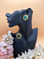 Load image into Gallery viewer, सुंदर सोने के दर्पण स्टड