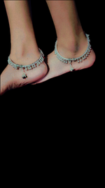 Load image into Gallery viewer, Antique silver Charm Anklet