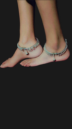 Load image into Gallery viewer, Antique silver Charm Anklet