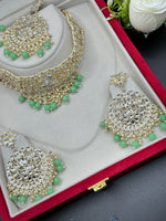 Load image into Gallery viewer, हरे रंग में फ़िरोज़ा हरा चोकर