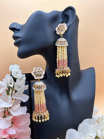 Load image into Gallery viewer, Drop Pearls Earring