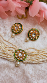 Load image into Gallery viewer, Kundan Beaded choker with earrings