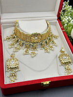 Load image into Gallery viewer, सुरुचिपूर्ण कुन्दन चोकर सेट