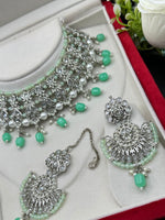 Load image into Gallery viewer, फ़िरोज़ा हरा सिल्वर पोल्की चोकर सेट