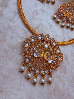 Load image into Gallery viewer, Peacock Hasli necklace with earring