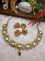 Load image into Gallery viewer, Janavis Kundan choker with matte Gold plated