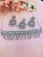 Load image into Gallery viewer, Diva Kundan jewellery Choker Set