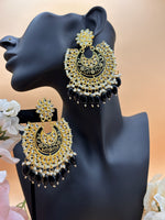 Load image into Gallery viewer, Tridha Kundan Oversized earrings