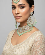 Load image into Gallery viewer, हरे रंग में फ़िरोज़ा हरा चोकर