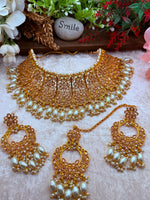 Load image into Gallery viewer, Zeenath Polki Choker Set