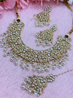 Load image into Gallery viewer, Chetana Kundan Necklace Set