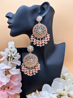 Load image into Gallery viewer, Pearl drop Earrings