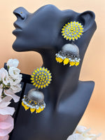 Load image into Gallery viewer, काले धातु की हल्की वजन वाली झुमकी