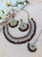 Load image into Gallery viewer, Deepali Kundan Choker Set.