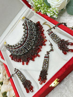 Load image into Gallery viewer, डार्क मैरून इन ब्लैक मेटल पाकिस्तानी चोकर सेट