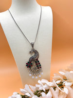 Load image into Gallery viewer, Peacock Insparied Necklace In Silver