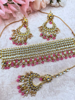 Load image into Gallery viewer, Palak Kundan Choker Set