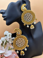 Load image into Gallery viewer, Survi Oversized Golden Earring