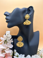 Load image into Gallery viewer, गजरा सुनहरी झुमकी