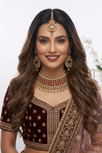 Load image into Gallery viewer, Kinjal Antique Gold Choker Set