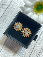 Load image into Gallery viewer, 🌸Flower Studs🌸 - Affinity Giya