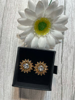 Load image into Gallery viewer, 🌸Flower Studs🌸 - Affinity Giya