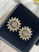 Load image into Gallery viewer, 🌸Flower Studs🌸 - Affinity Giya