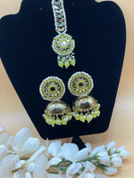 Load image into Gallery viewer, आद्या सिंपल मिरर मांग टीका सेट