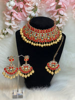 Load image into Gallery viewer, महिलाओं के लिए पारंपरिक गोल्ड पर्ल चोकर नेकलेस सेट