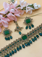 Load image into Gallery viewer, Emerald Green Polki Choker Ser