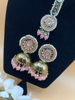 Load image into Gallery viewer, आद्या सिंपल मिरर मांग टीका सेट