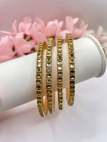 Load image into Gallery viewer, कृशा मिरर कुन्दन चूड़ियाँ