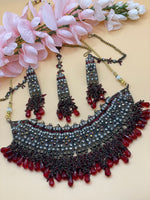 Load image into Gallery viewer, डार्क मैरून इन ब्लैक मेटल पाकिस्तानी चोकर सेट