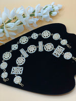 Load image into Gallery viewer, स्वीटी कुन्दन हेड बैंड (शीशफूल)