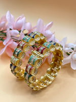 Load image into Gallery viewer, कोनिका खुलने योग्य मीनाकारी कड़ा (चूड़ियाँ)