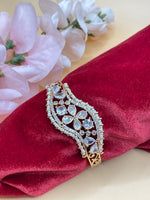 Load image into Gallery viewer, सीनु त्यानि कुन्दन खुलने योग्य कंगन