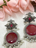 Load image into Gallery viewer, Ruby red Peacock feather earring