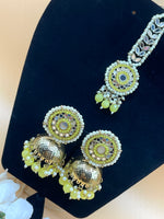 Load image into Gallery viewer, आद्या सिंपल मिरर मांग टीका सेट